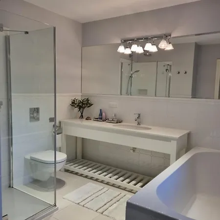 Mooi House بيت للعطل روغوفو
